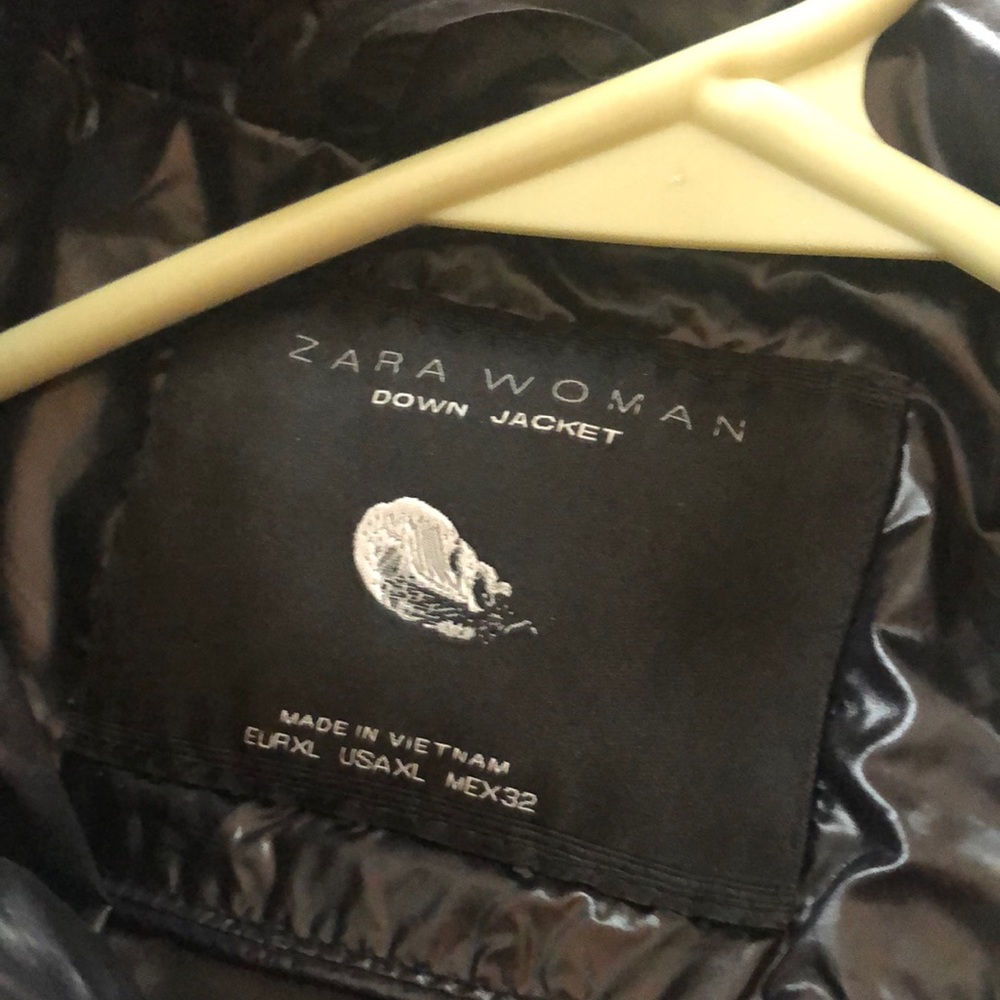 Zara puffer jacket in black with faux hood size X-Large